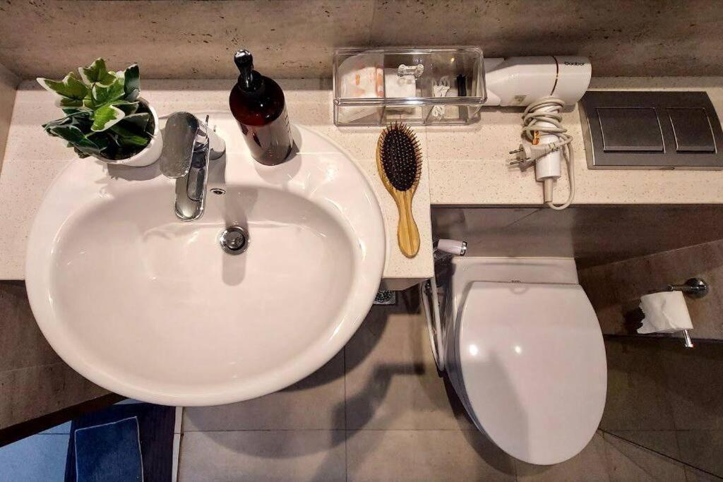 2 Bed Room Apartment In West จาการ์ตา ภายนอก รูปภาพ